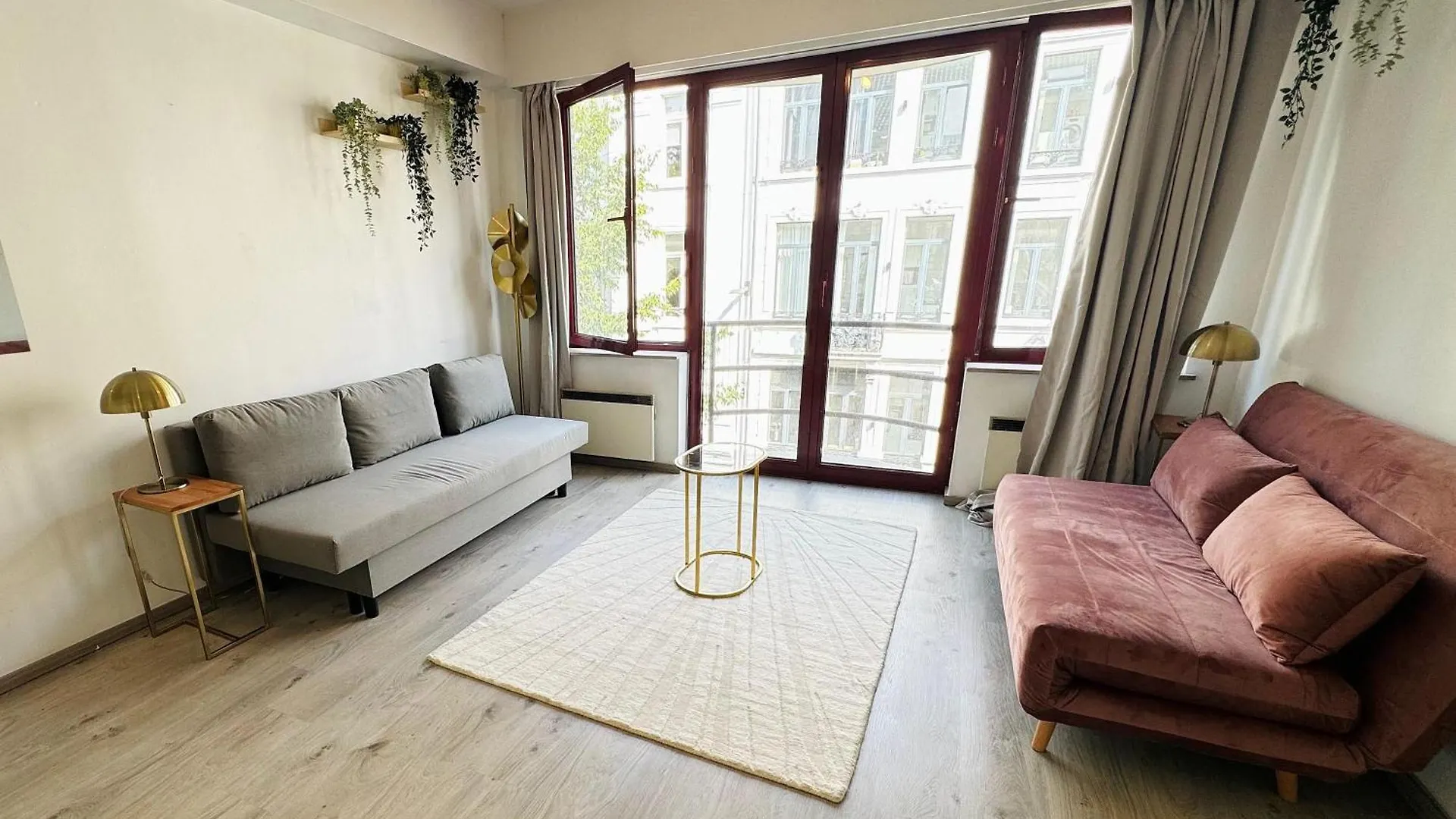 Bright And Central Antwerp Apartments