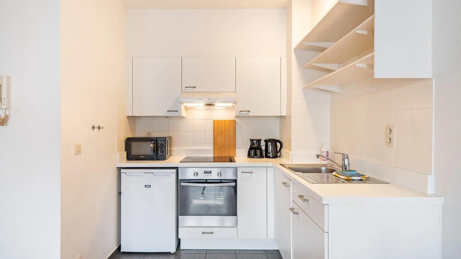 Bright And Central Antwerp Apartments