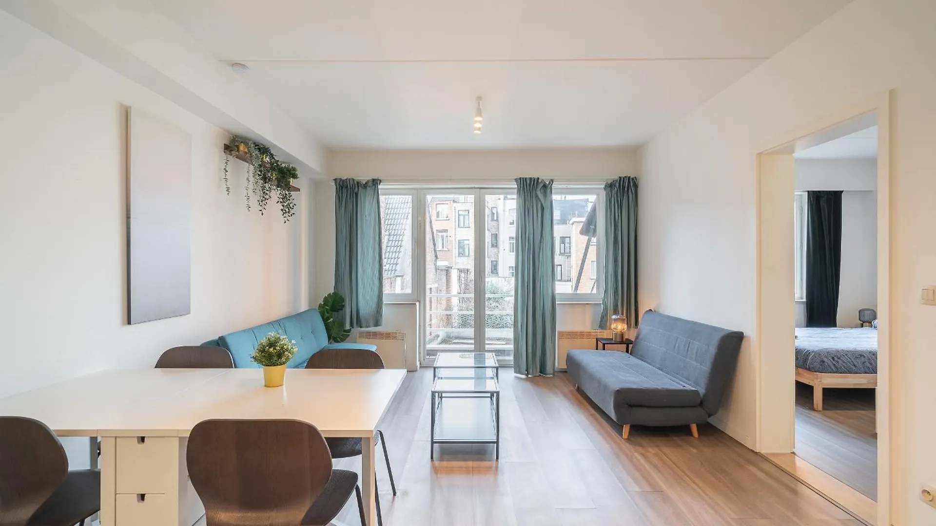 Bright And Central Antwerp Apartments
