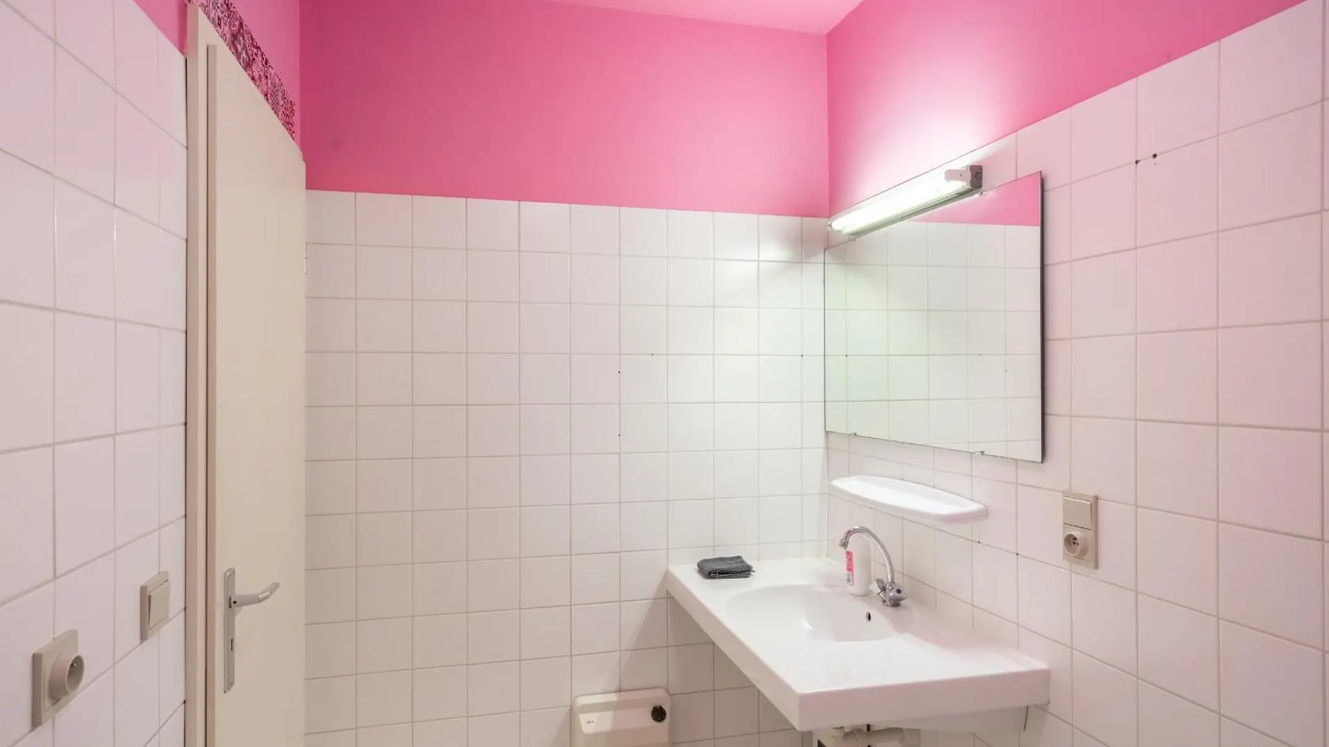Bright And Central Antwerp Apartments