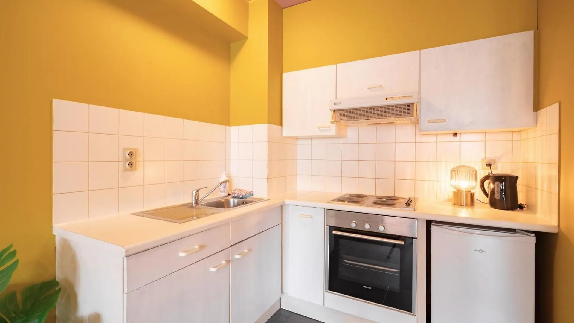 Bright And Central Antwerp Apartments