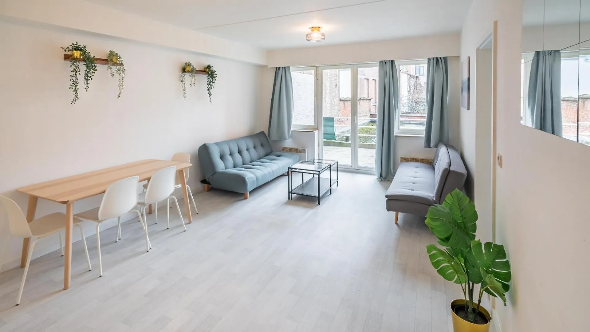 Bright And Central Antwerp Apartments