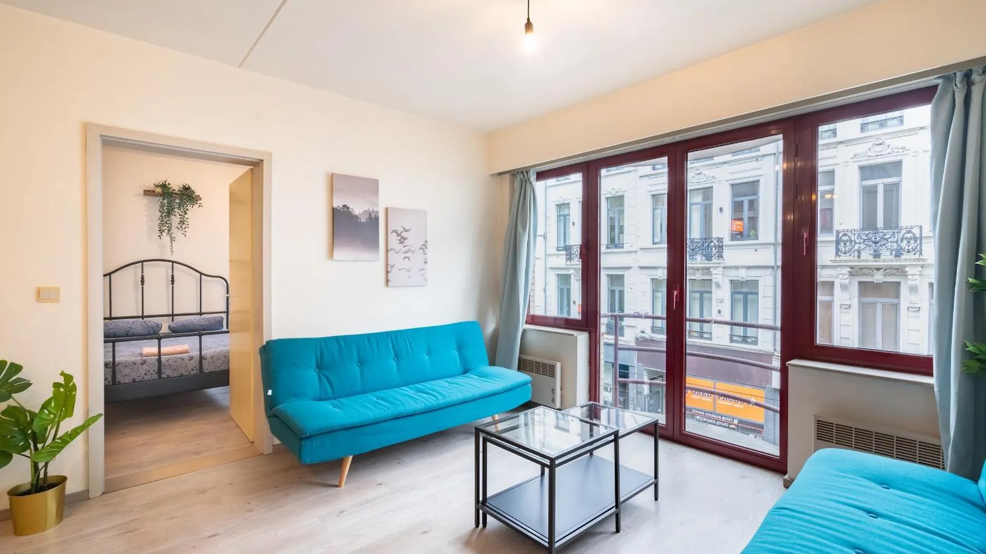 Bright And Central Antwerp Apartments